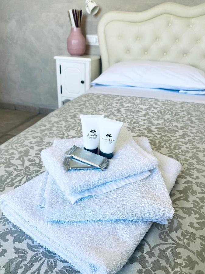 Domus Valadier B&B Guesthouse 피우미치노 외부 사진