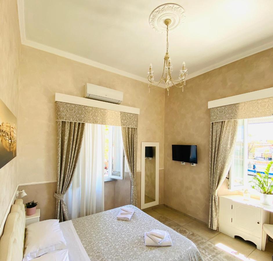 Domus Valadier B&B Guesthouse 피우미치노 외부 사진