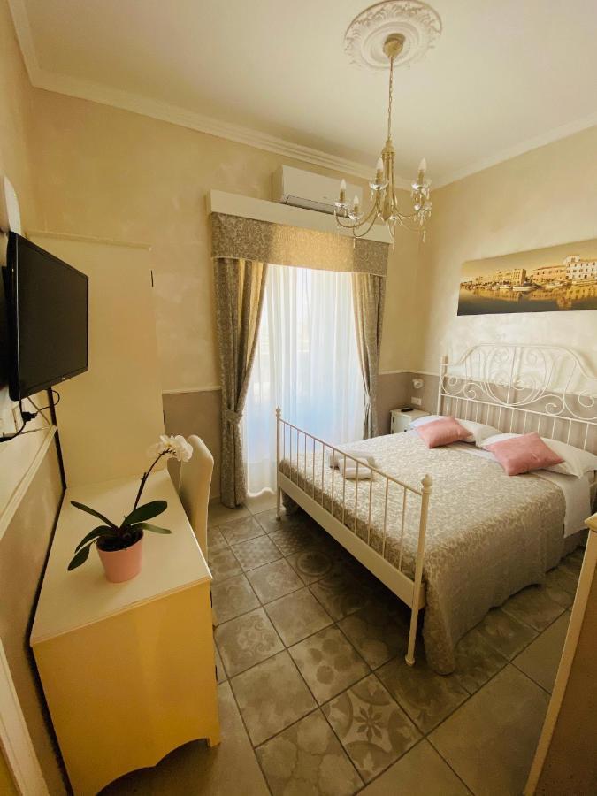 Domus Valadier B&B Guesthouse 피우미치노 외부 사진