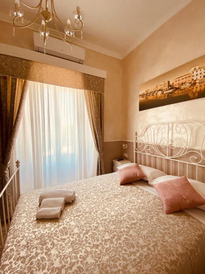 Domus Valadier B&B Guesthouse 피우미치노 외부 사진
